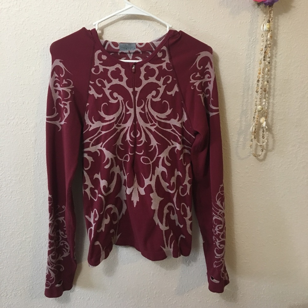 Athletic pullover hoody